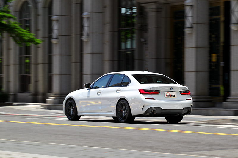 M款跑車化電子懸吊不僅舒適也提供出色的支撐性。