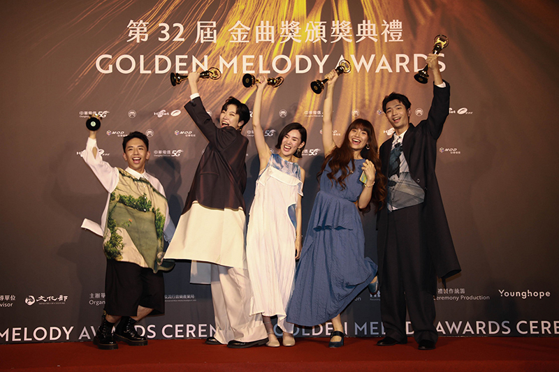 【車勢星聞】第32屆金曲獎最佳演唱組合獎尋人啟事(錢沛筠;錢姵文;呂佳諭;陳信迪;顏立東)。(圖:台視提供)