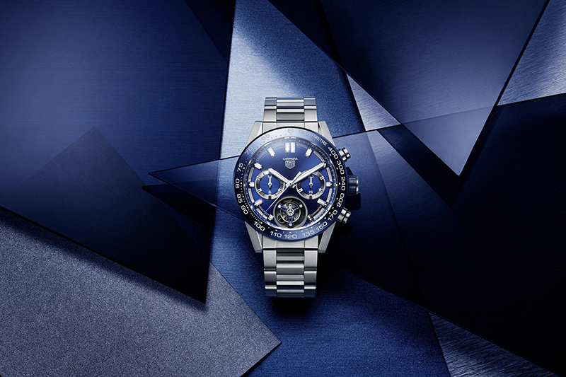 TAG Heuer Carrera限量藍色陀飛輪腕錶(45毫米錶徑)_參考編號CAR5A8C.BF0707_建議售價NT$ 689.900。(圖:品牌提供)