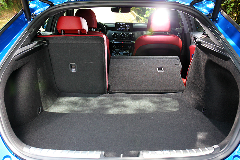 在性能與操控樂趣之餘也擁有406~1,114公升置物容積。