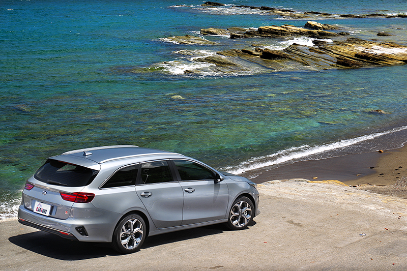 引進的Ceed Sportswagon為小改前車型,但此設計於當時可是有得過紅點與IF設計獎。