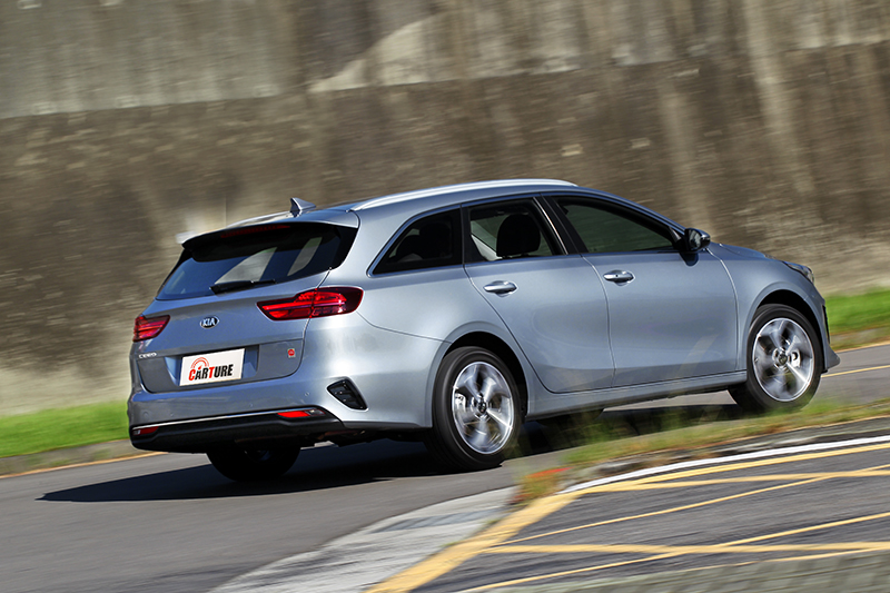 以Ceed Sportswagon定位來看,乘坐舒適表現可以再舒服點。