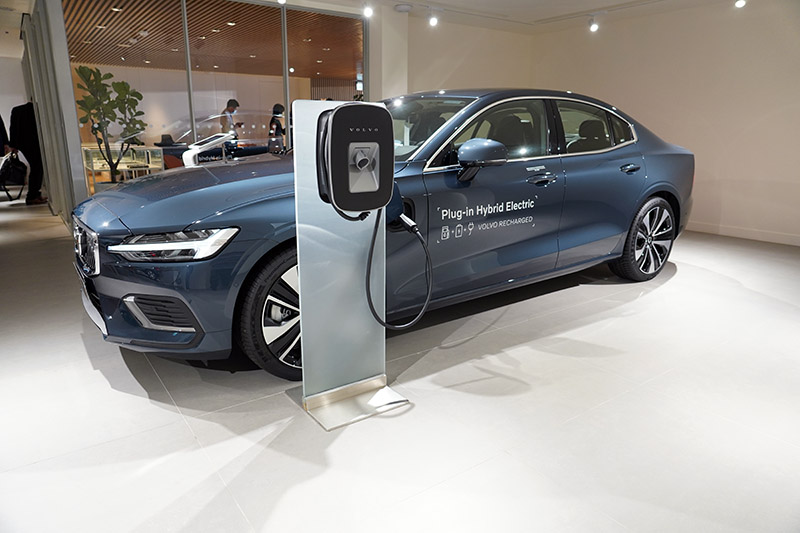 Volvo SELEKT 原廠認證中古車展示區,提供消費者更多元的入主選擇。