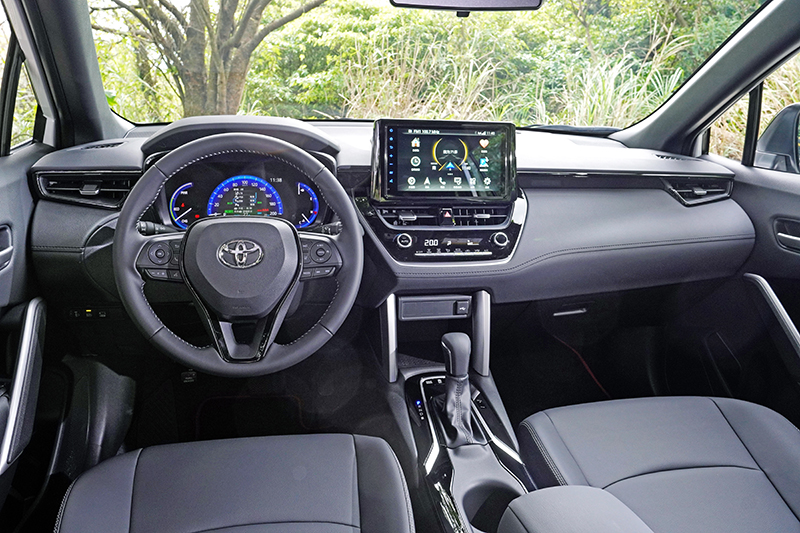 車艙基本格局並未變動,卻利用不同配色與飾板調配出全新的座艙氛圍