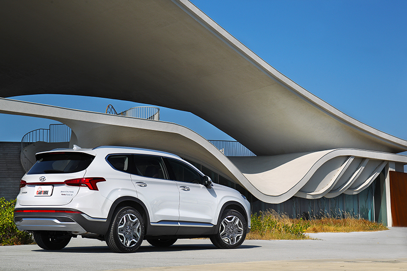 預算有限又想買個大空間、安全配備足還具備些許性能的7人座SUV,Santa Fe Turbo Hybrid你絕對不能錯過