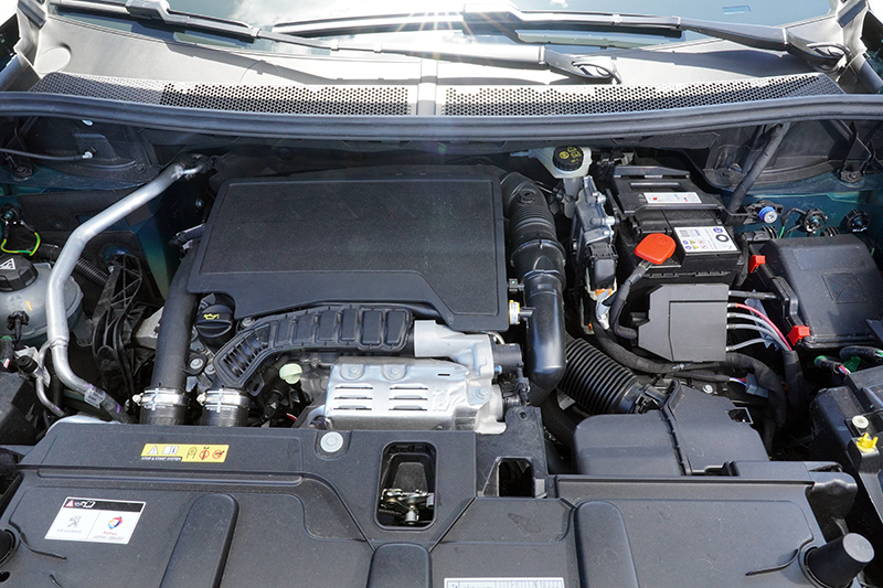 搭載1.2L PureTech引擎的3008是市場中極少數排氣量低於1200c.c.的中型SUV,在稅負上具有優勢。