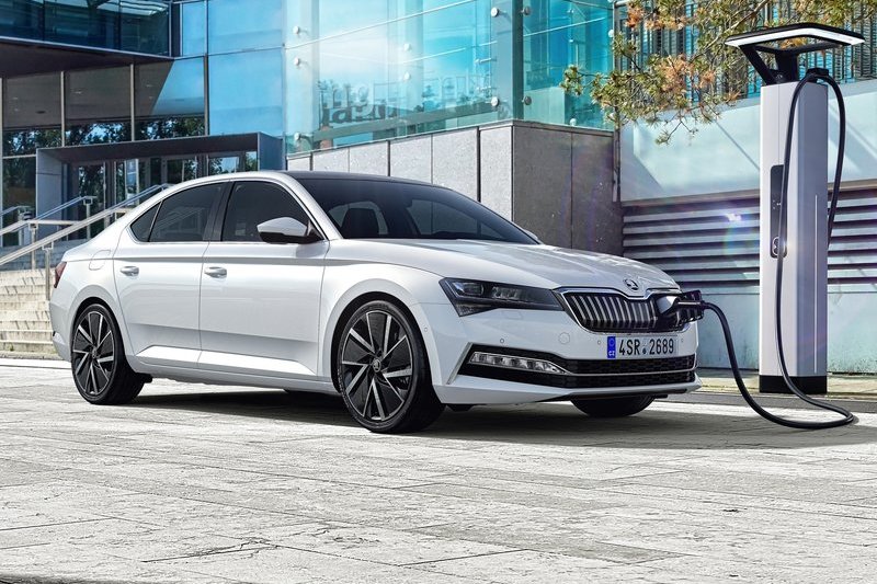 Skoda新世代Superb將搭載集團末代燃油引擎,不過同時也和現行一樣會提供插電式油電車版本。
