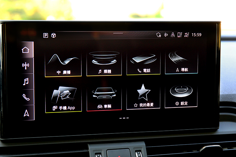 10.1吋中控採用新世代操作介面,並支援Android Auto與無線Apple CarPlay。