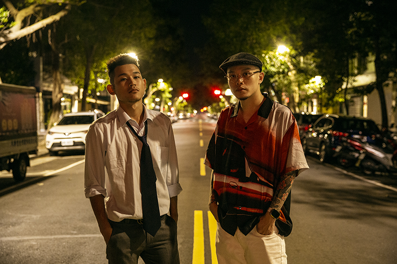 【車勢星聞】草屯囝仔推出全新單曲《愈愛愈殘忍》打造「新台語」全新面向。(圖:混血兒娛樂提供)