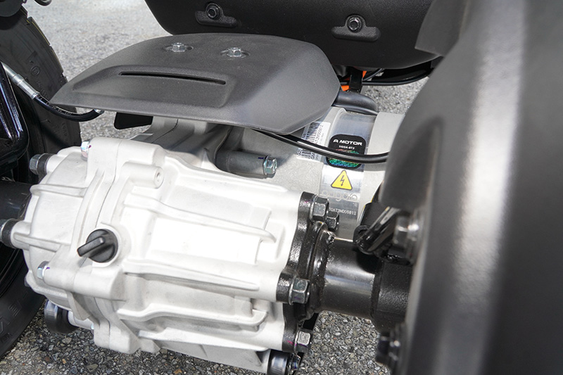 Ai-2 Gather搭載全新開發的齒輪直驅傳動系統,且後輪配置差速器擁有車身可傾斜的轉向能力。