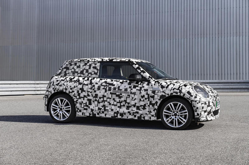 日前釋出新世代Mini 3門掀背車偽裝車。