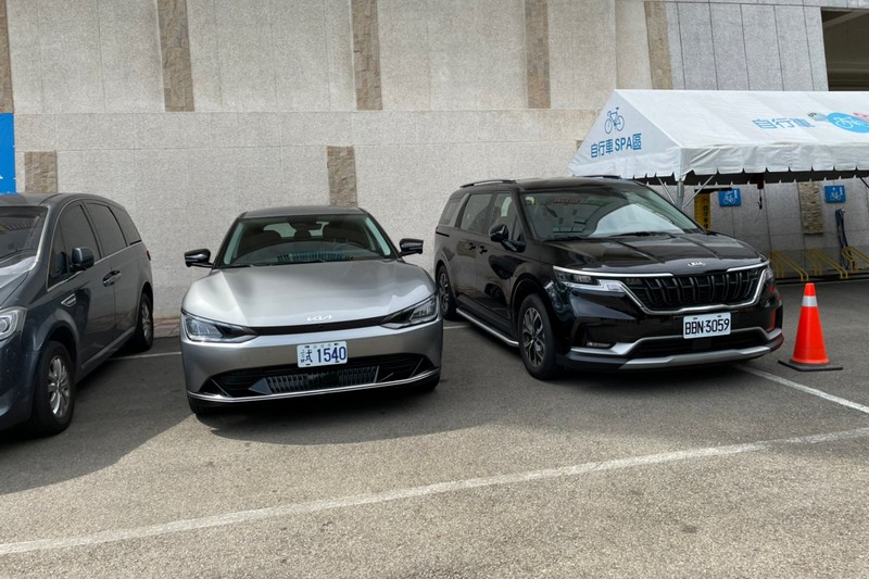 EV6近日被捕獲,預計年底會先展示,2022年上市發表。