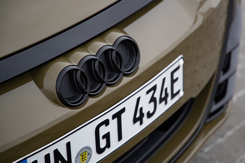 關於Audi有意收購McLaren賽車部門傳聞,Audi表示會不斷檢視策略及不排除任何合作可能性。