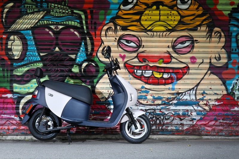 1,690mm × 645mm × 1,042mm長寬高的小巧車體設定,代表更易於輕鬆駕馭的姿態。