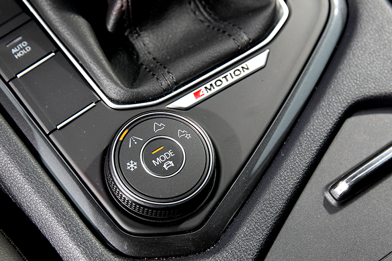 4Motion四輪驅動系統能應付輕度崎嶇路面與提升循跡穩定性。