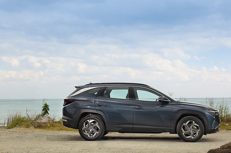 Tucson L車身鈑件折線既豐富又強烈。