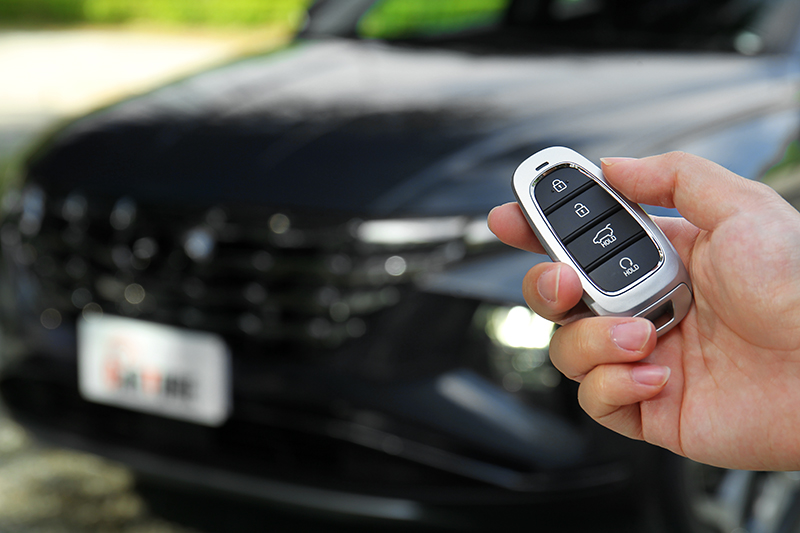 距離車輛10米內能用儀控遠端啟動預先冷暖房,但前提熄火前空調不能關閉。