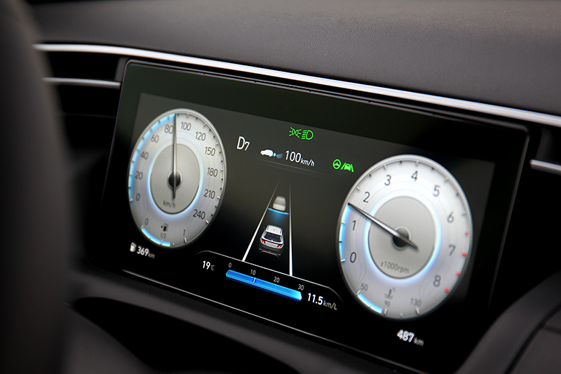 Level 2半自動駕駛加油與煞車作動都非常細膩。