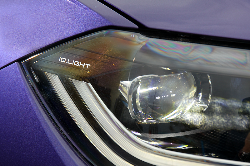 配備LED Martix矩陣式頭燈。