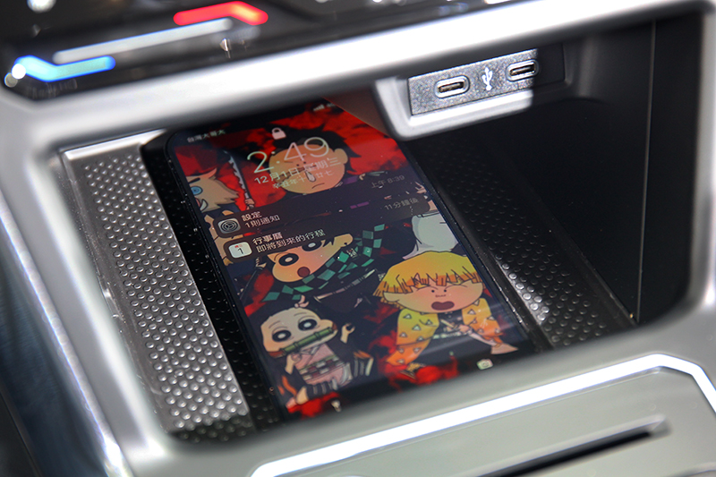 配備無線充電才跟的上潮流。