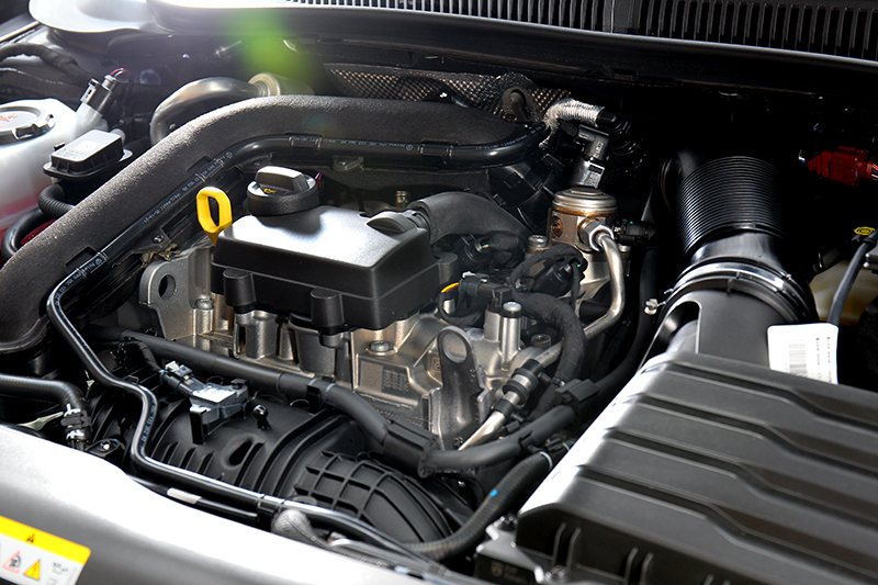 引擎同為110hp/20.4kgm輸出的1.0升三缸渦輪，但油耗卻提升至19km/L。