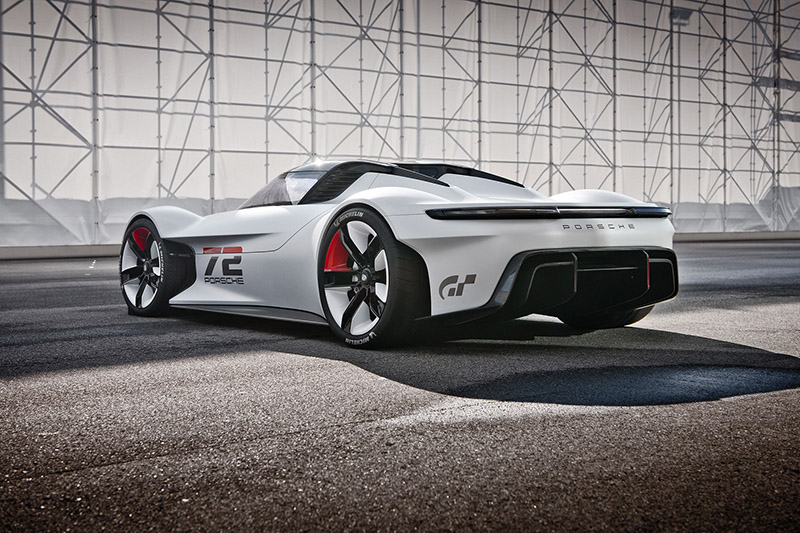 保時捷首度為虛擬世界開發了全新車款 - Porsche Vision Gran Turismo。作為保時捷第一部專為電腦遊戲設計的概念車,Porsche Vision Gran Turismo將在 Gran Turismo 7 遊戲中獨家推出。