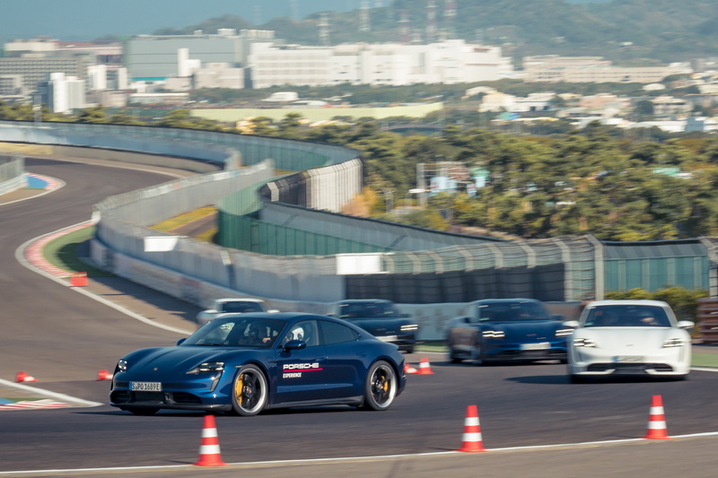 先前已在麗寶賽道體驗過Turbo與Turbo S的猛爆性能與俐落身手,能文能武的性格誰來開都極易上手