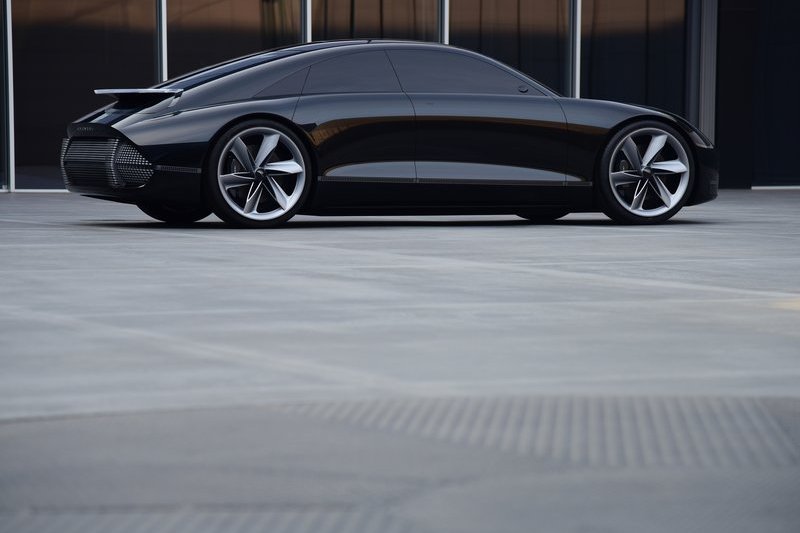 從Ioniq 5設計邏輯來看Ioniq 6的外型應也會保留許多Prophecy概念車設計，但身形線條似乎會有所修改。