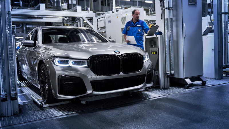 BMW V12引擎的最終篇章,M760i xDrive限量12部典藏經典!