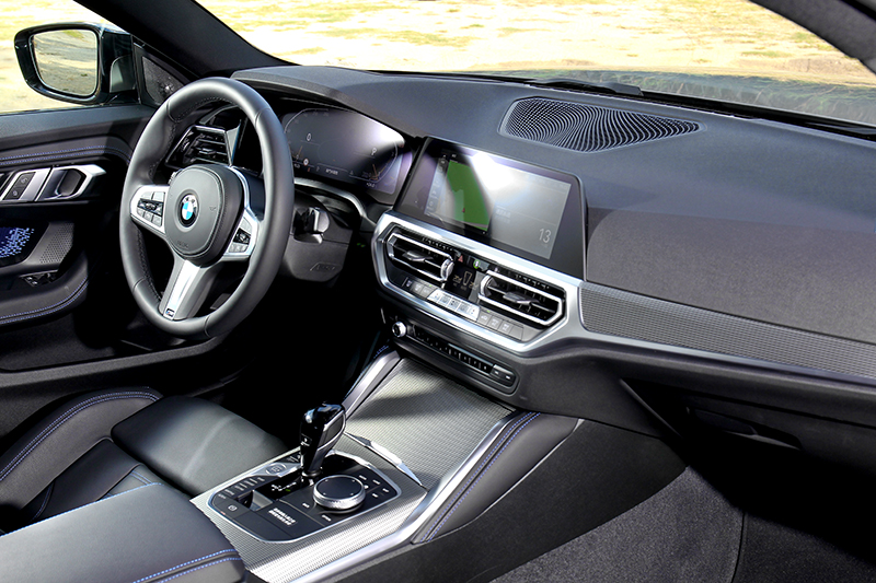 雖然第一次接觸M240i,但車艙格局卻是相當熟悉,不過有安排小巧思。