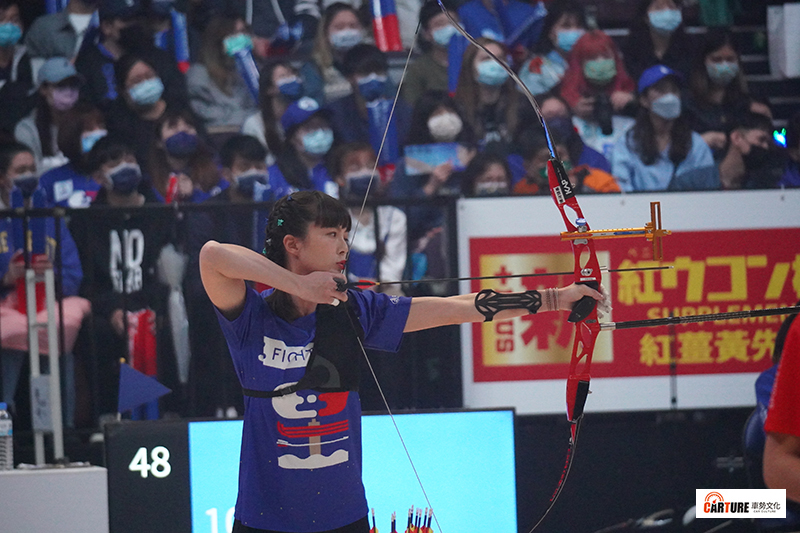 【車勢星聞】《全明星運動會》第三季藍隊選手小豬黃沐妍在射箭項目射出三支滿分追平大會紀錄。