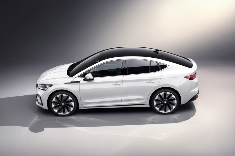 Enyaq Coupe iV與Enyaq iV最大不同就是擁有更流線的車尾線條。