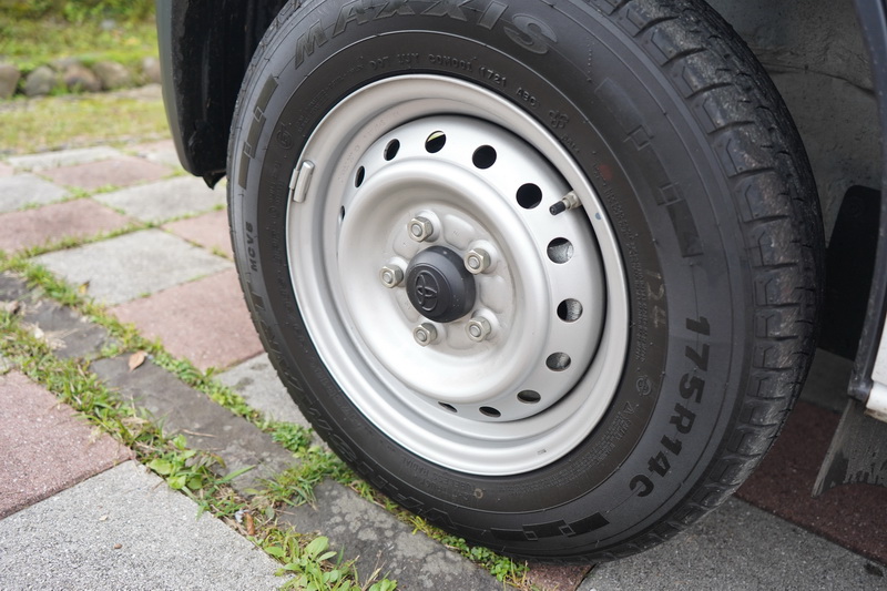 輪圈大小直接給足至14吋,對抓地力與載重能力皆有所幫助