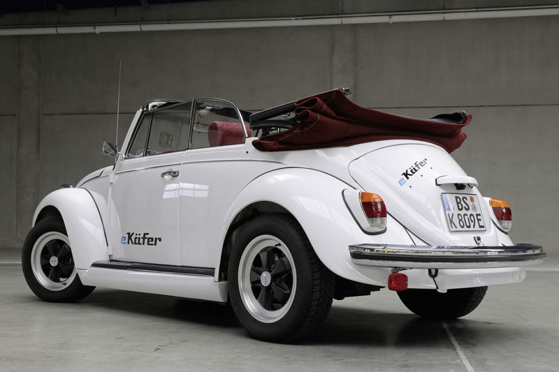 Volkswagen先前和eClassics合作推出電動Beetle,近日又表示有可能推出讓Beetle以電動身分回歸。