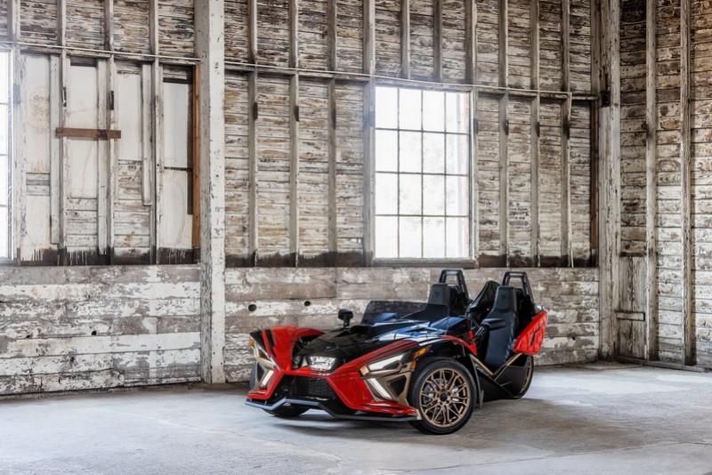  美國三輪車品牌Polaris推出Slingshot Signature LE特仕車 