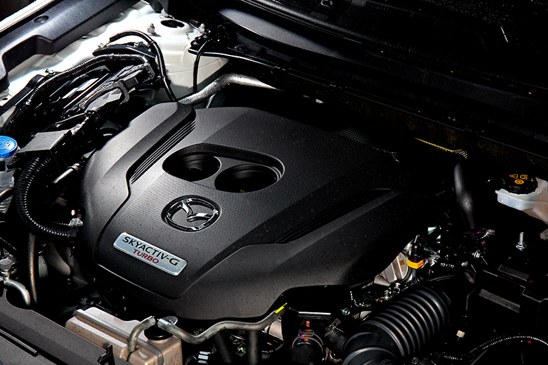 2.5升渦輪引擎230hp/42.8kgm輸出雖沒變,但CX-5車重較輕所以有比CX-9更強勁的加速表現。