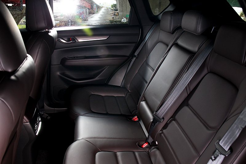 2,700mm軸距提供不錯的乘坐空間。