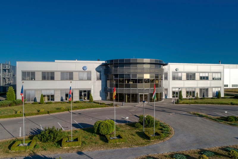 Volvo、Hyundai、GM、Jaguar Land Rover、Mitsubishi、Renault、Volkswagen等車廠都已暫停俄羅斯業務。