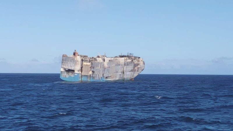 2/16起火燃燒的Felicity Ace運輸船,經過搶救滅火後,最終於3/1船隻與車輛還是沉沒海底。