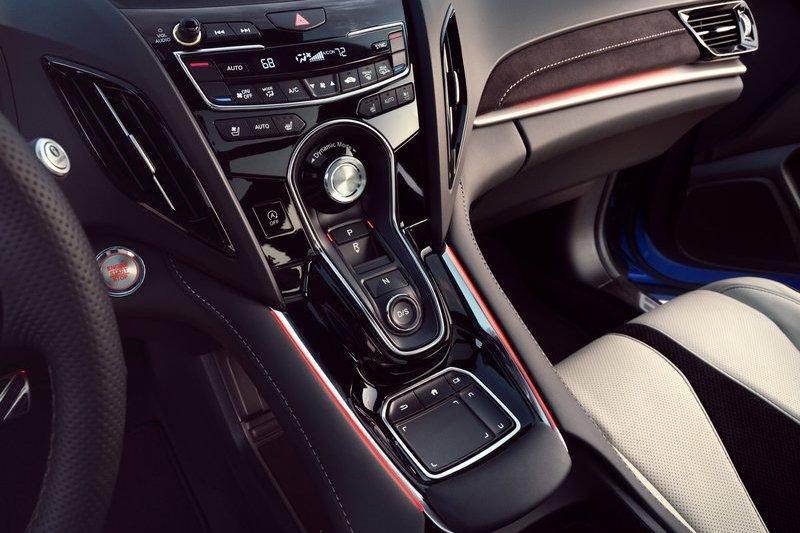 近日傳出Integra只有頂規車型可選六速手排,其餘不是配傳聞10速手自排而是CVT。