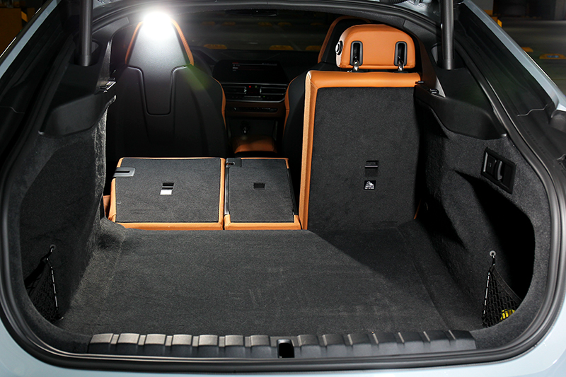 行李廂具有480～1,300公升容積。