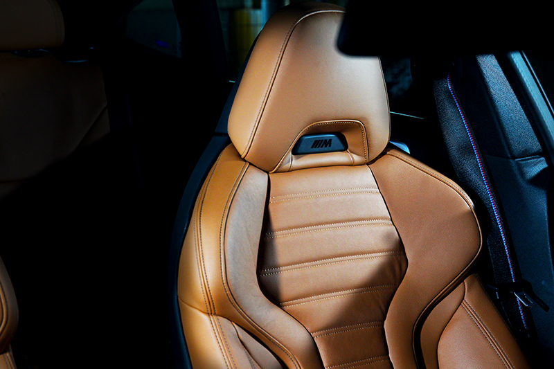 試駕車選配Vernasca真皮內裝。