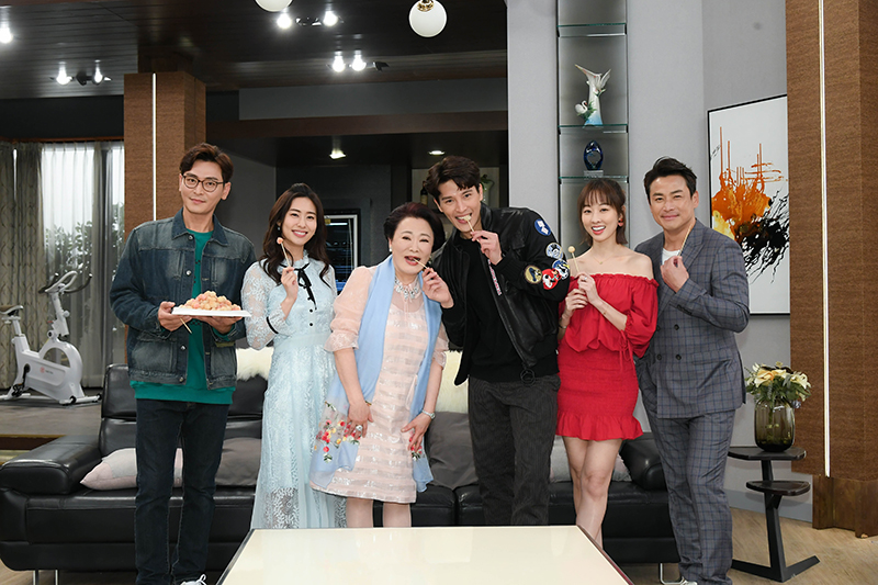 【車勢星聞】三立八點台劇《一家團圓》在第一集中新車發表會的大戲在南部就拍了四天三夜。(圖:三立提供)