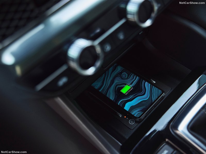 配備無線充電、無線Apple CarPlay/Android Auto等多項便利配備。