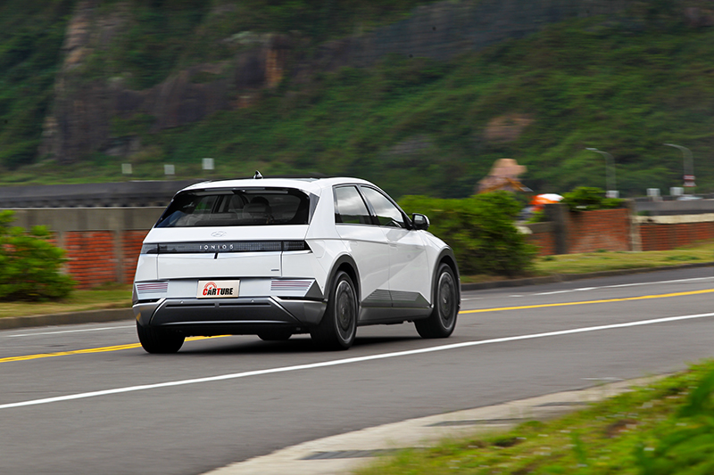 Sport模式下會是四輪驅動狀態,讓過彎擁有更好的抓力與循跡性。