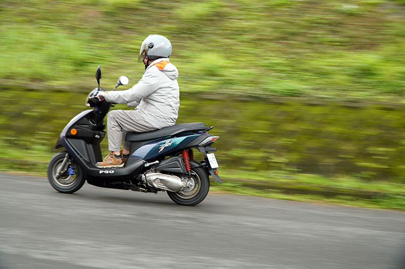 Zan 125延續一貫的簡單好騎血統,在鄉間小路騎乘特別輕鬆愜意。