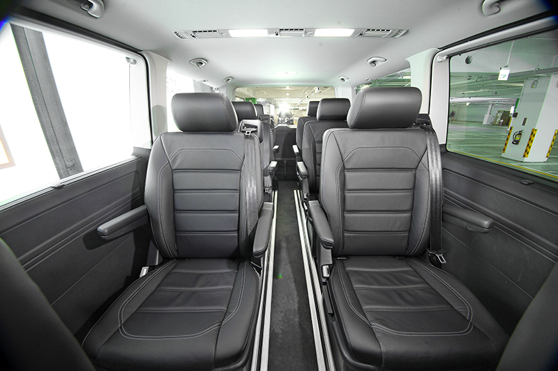 Multivan LWB最大特色就是八人座配置。
