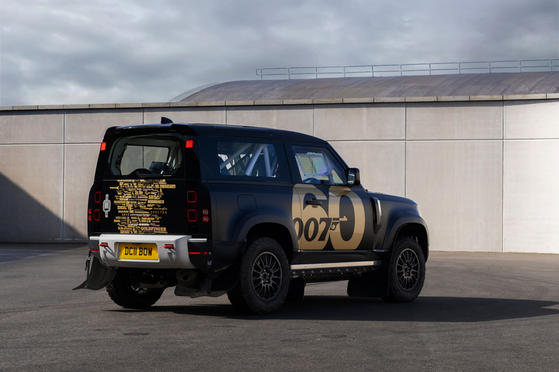 為慶祝007電影60周年,Land Rover推出Defender 007 60周年特仕車。