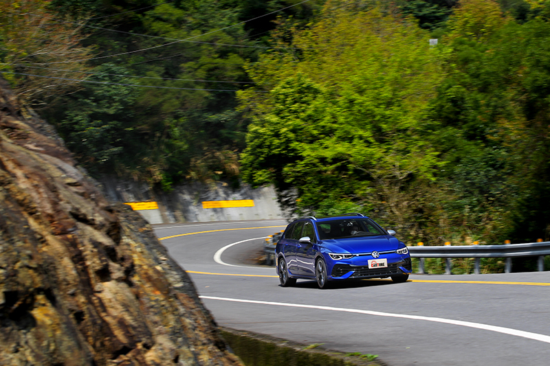 R專屬運動化懸吊與4 Motion,讓Golf R Variant在山路可以玩得不亦樂乎。
