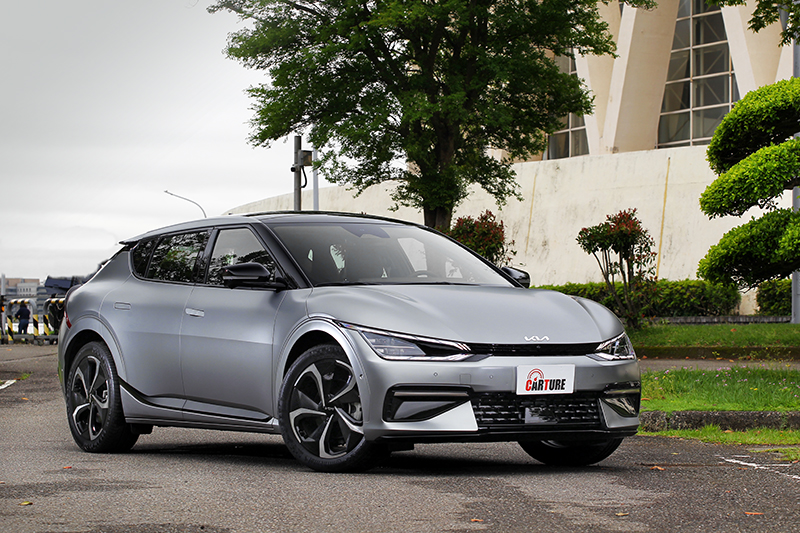 雖與Ioniq 5採同系統也是同集團，但兩車卻有著截然不同的風格。